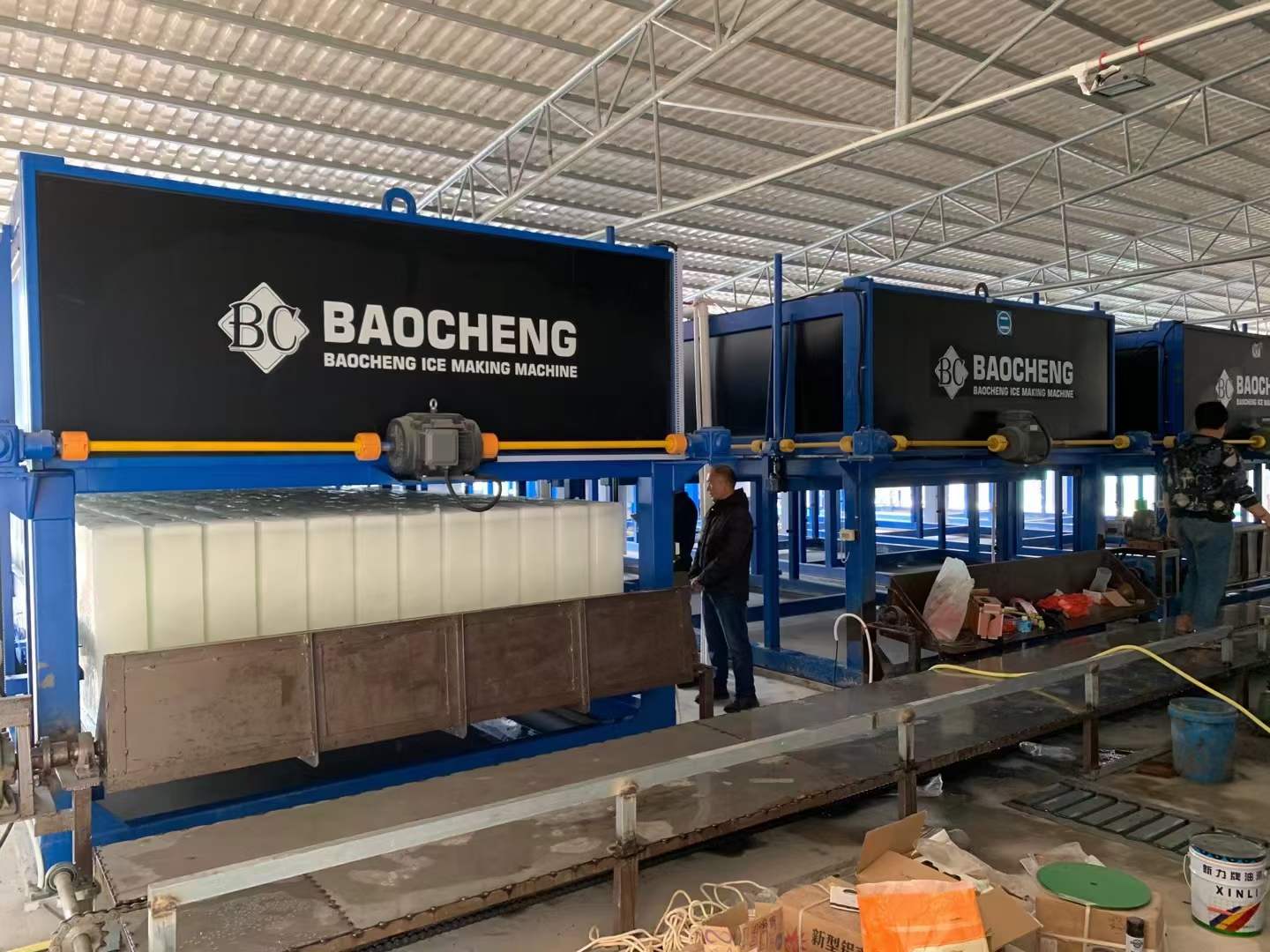 Ice Machine Capacity with 300 Tons ice machine capacity