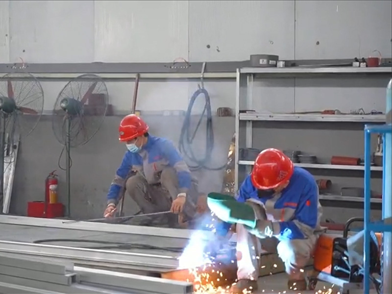 Gizli Gücü Ortaya Çıkarıyoruz: Buz Bloğu Makinelerindeki Kaynak Sanatımız