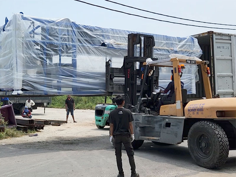 Patented Industrial Ice Block Maker