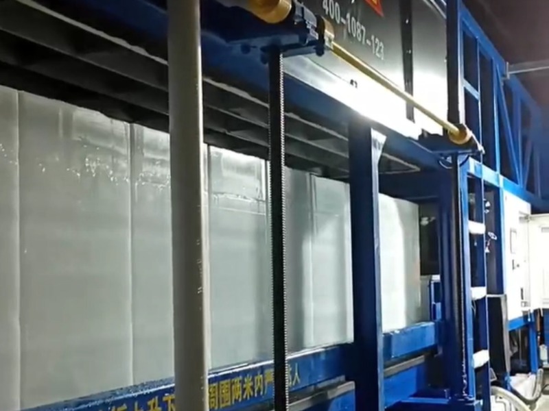 50 kg'lık Buz Bloğu Makinesinin Başarılı Deneme Çalışması Günlük 15 Ton Kapasiteye Ulaştı