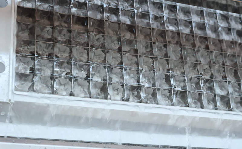 ice maker that makes big cubes